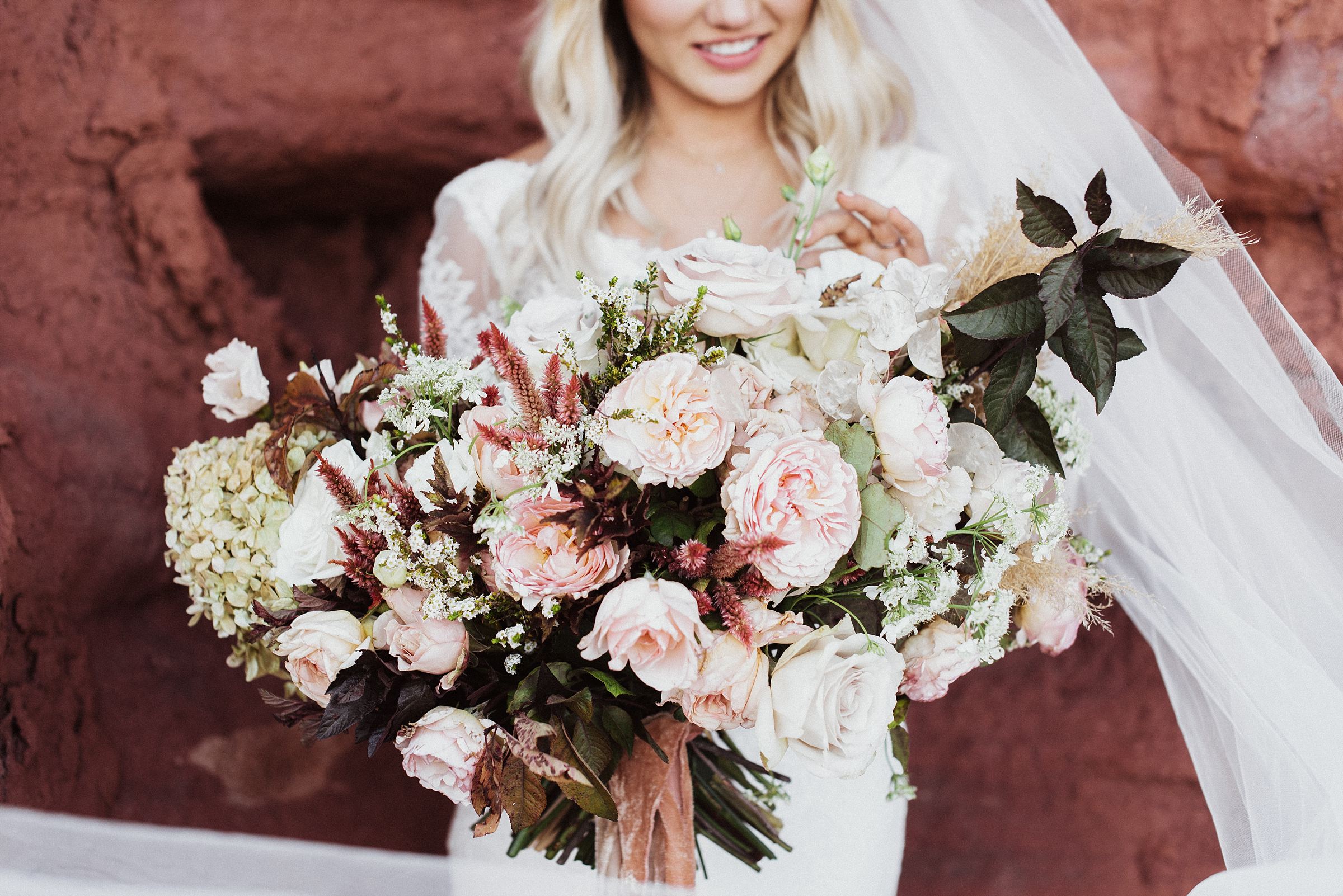 bridal bouquet in red rock at dead horse point