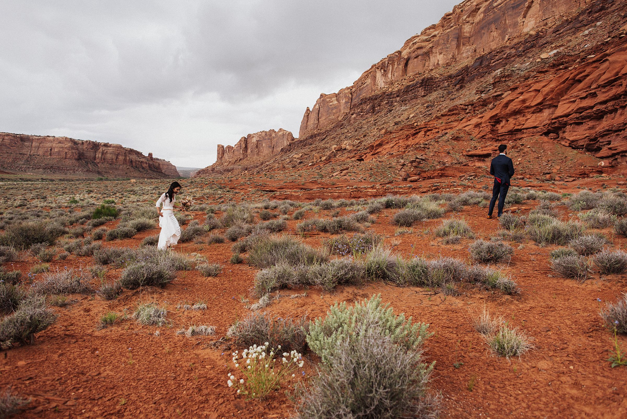 elopement first look at dead horse point 